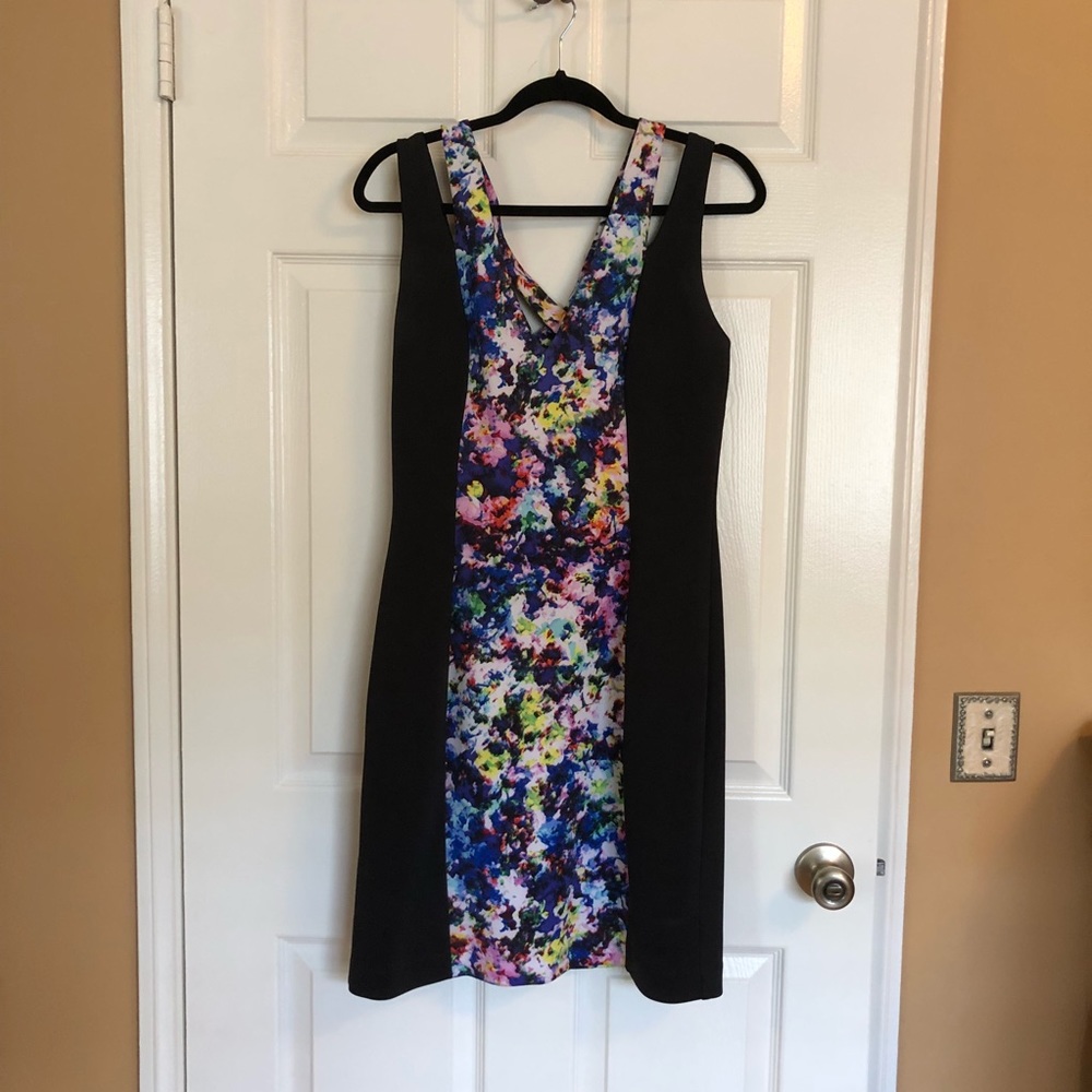 PRETTY FLORAL PRINTED DRESS